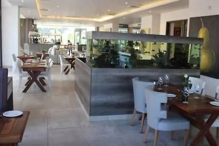 Sandton Skye Apartment Йоханнесбург Экстерьер фото
